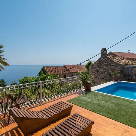 Holiday Villa Podobuće