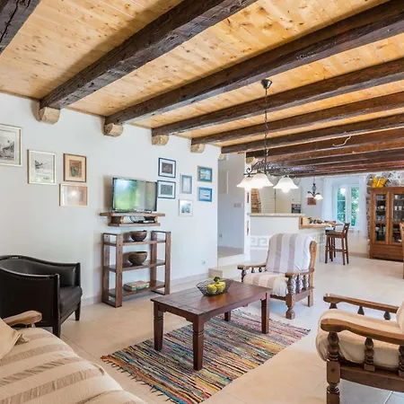 Vila Holiday Villa Podobuće *
